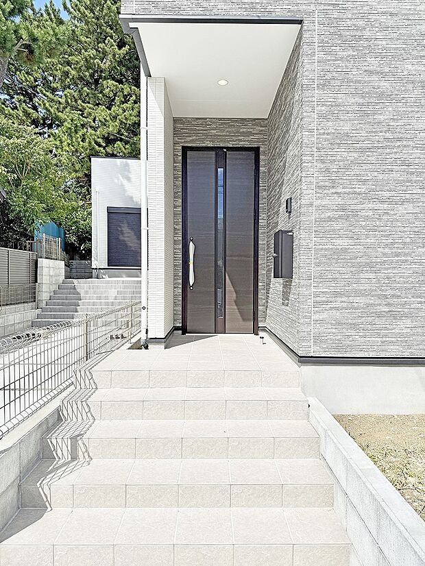 ■ 心地よい暮らしへとつながる、温かい玄関