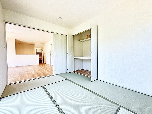 14号棟 ■落ち着いた色合いのお部屋で穏やかな時間を楽しめます