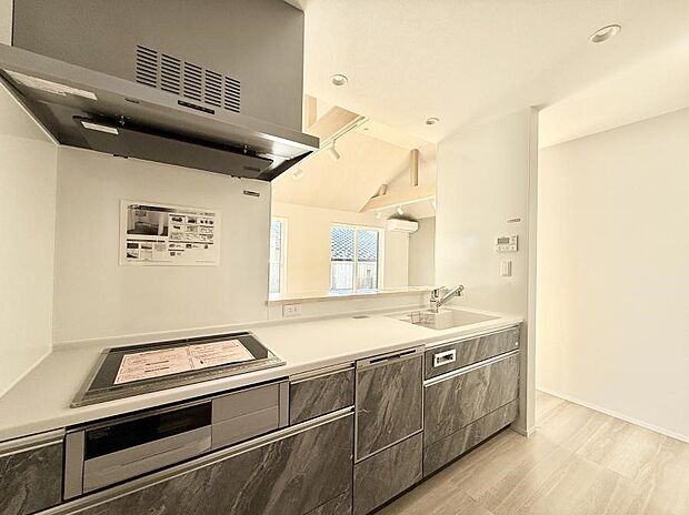 ■シンプルで美しく心地よい時間を生むキッチン空間