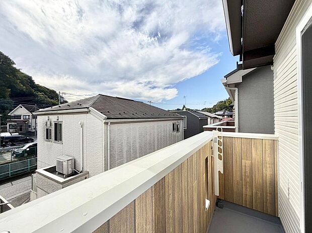 ■ 自然を身近に感じる、開放的なバルコニー