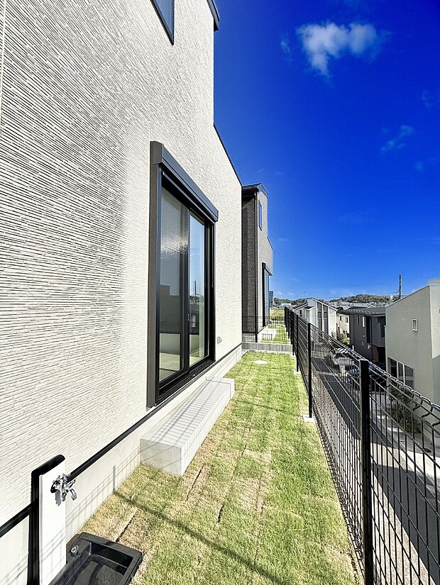 ■季節の移ろいを感じられる、落ち着いた雰囲気の屋外空間