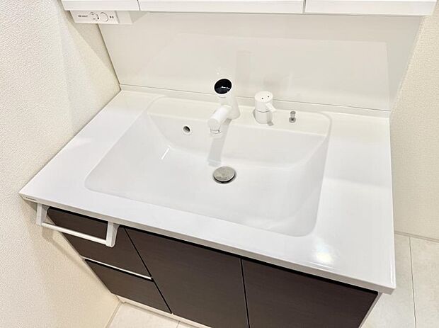 ■手洗いや顔を洗う時も快適に使える便利なシャワー