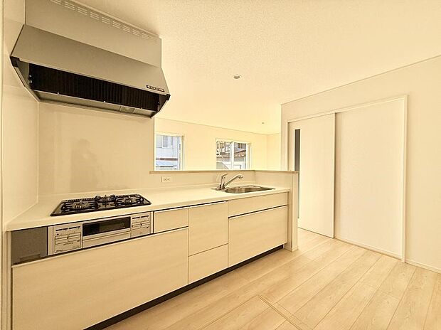 ■シンプルで機能的、毎日使いやすいキッチン