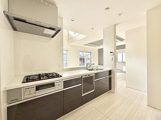 ■シンプルで美しく心地よい時間を生むキッチン空間