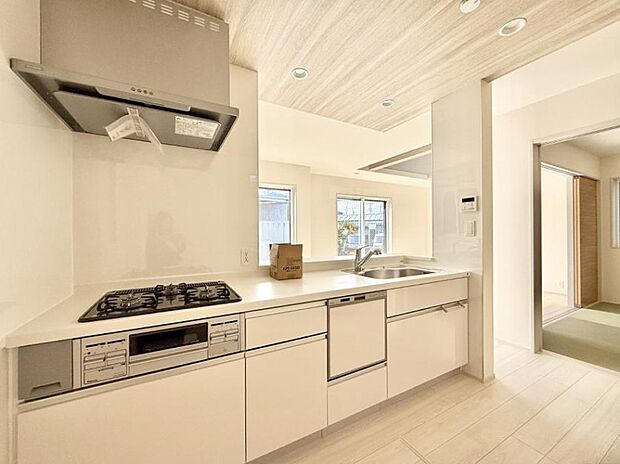 ■シンプルで機能的、毎日使いやすいキッチン