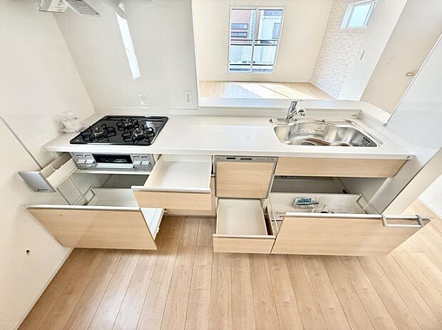 ■シンプルで機能的、毎日使いやすいキッチン