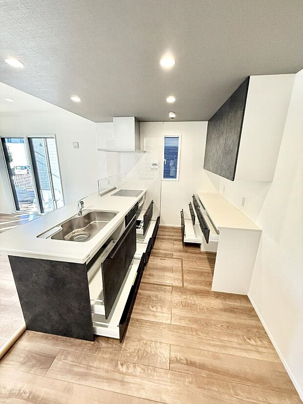 ■家族の絆を深める、温もりのあるキッチン