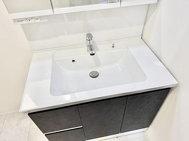 ■手洗いや顔を洗う時も快適に使える便利なシャワー