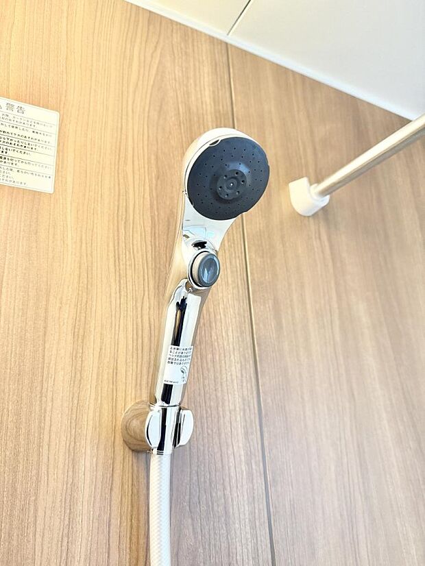 ■手元で簡単に止水できるため、水の無駄遣いを減らすことができます。