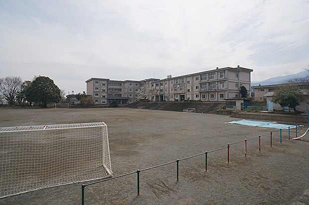 中学校 1100m 南足柄市立足柄台中学校