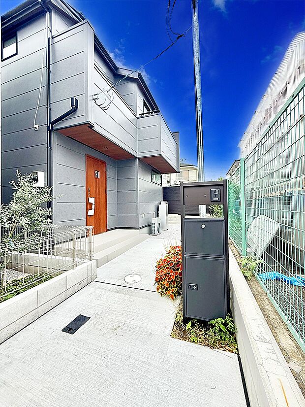 ■ 心地よい暮らしへとつながる、温かい玄関