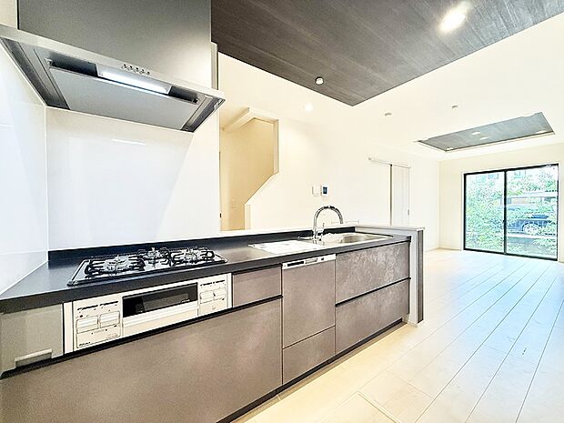 ■シンプルで美しく心地よい時間を生むキッチン空間