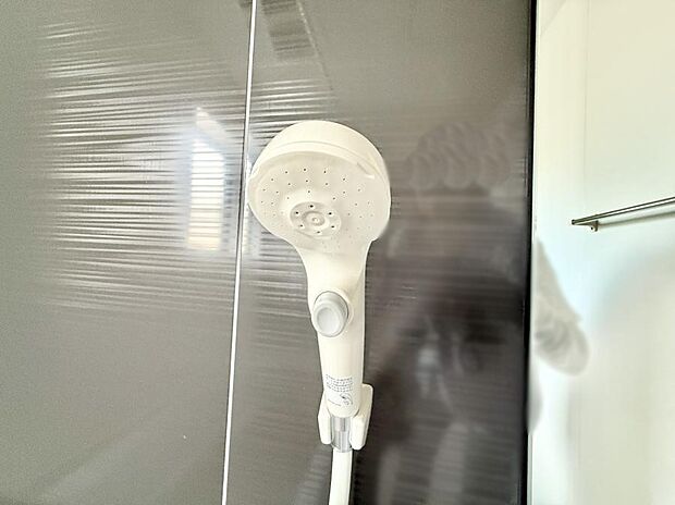 ■手元で簡単に止水できるため、水の無駄遣いを減らすことができます。