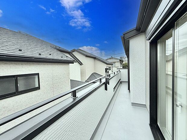 ■ 季節の移ろいを感じられる開放的な空間です