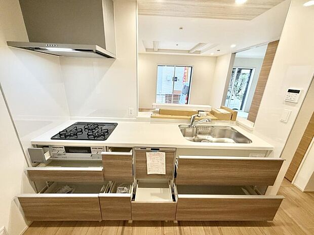 ■家族の絆を深める、温もりのあるキッチン