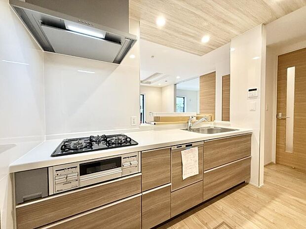 ■シンプルで機能的、毎日使いやすいキッチン