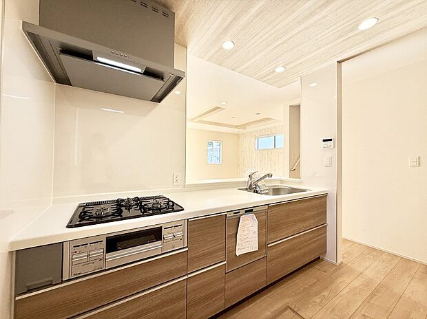 ■シンプルで機能的、毎日使いやすいキッチン