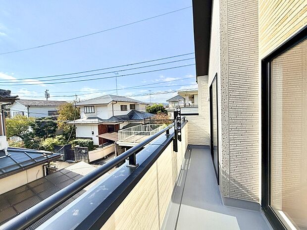 ■ 季節の移ろいを感じられる開放的な空間です