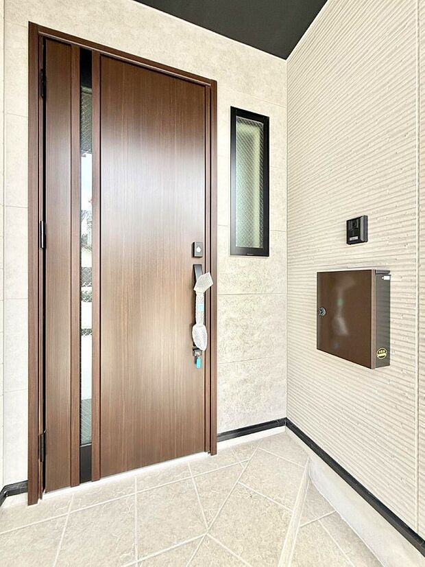 ■ 心地よい暮らしへとつながる、温かい玄関