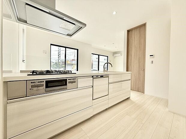 ■家族の絆を深める、温もりのあるキッチン