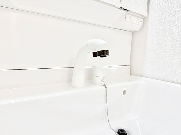 ■手洗いや顔を洗う時も快適に使える便利なシャワー