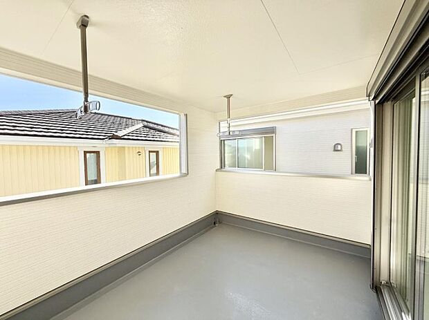 ■ 季節の移ろいを感じられる開放的な空間です