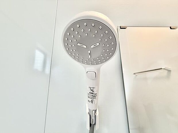 ■手元で簡単に止水できるため、水の無駄遣いを減らすことができます。