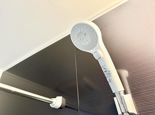 ■手元で簡単に止水できるため、水の無駄遣いを減らすことができます。