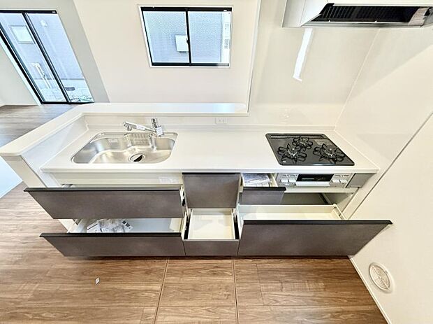 ■家族の絆を深める、温もりのあるキッチン