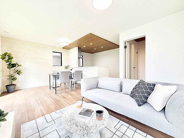 ■くつろぎと笑顔が集まる、心温まるリビング