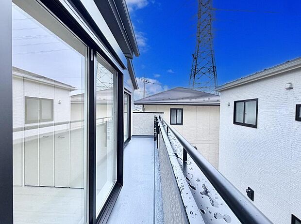 ■ 季節の移ろいを感じられる開放的な空間です