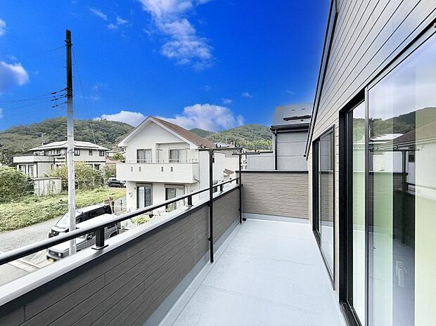 ■ 季節の移ろいを感じられる開放的な空間です