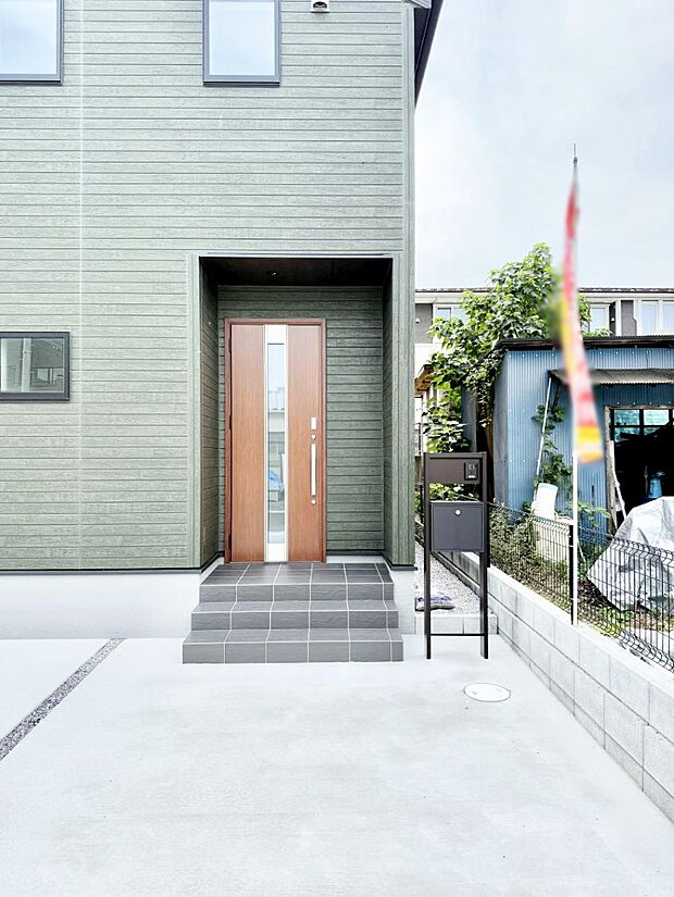 ■ 家族とゲストをやさしく迎える、心温まる玄関