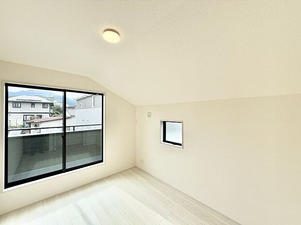 ■落ち着いた雰囲気のお部屋で心が安らぐ空間