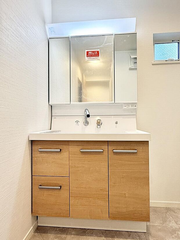 ■明るい洗面所は毎朝の歯磨きも楽しくできちゃいそうです♪