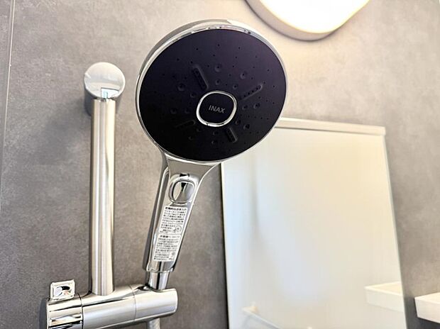 ■手元で簡単に止水できるため、水の無駄遣いを減らすことができます。