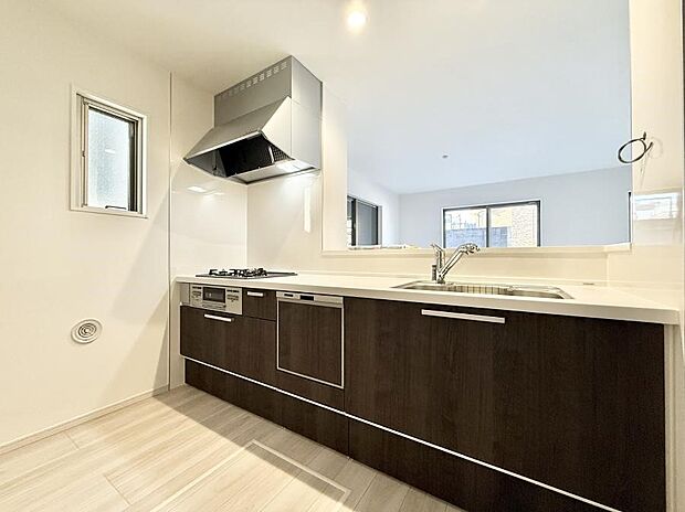 ■シンプルで機能的、毎日使いやすいキッチン