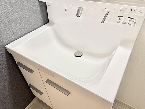 ■手洗いや顔を洗う時も快適に使える便利なシャワー