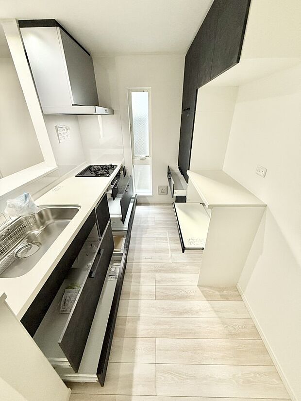 ■家族の絆を深める、温もりのあるキッチン