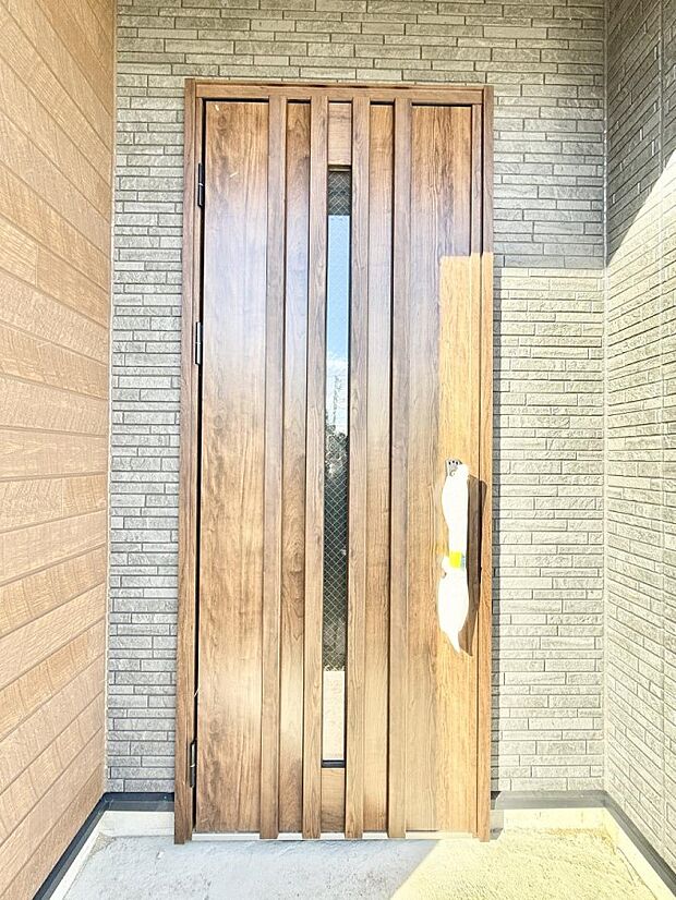 ■ シンプルで美しく、住まいの第一印象を彩る玄関です