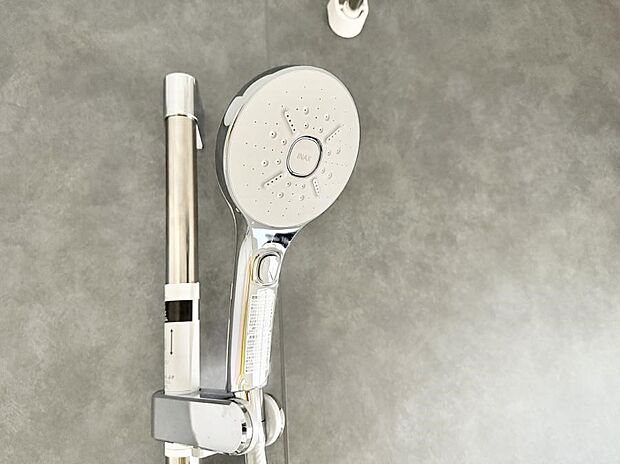 ■手洗いや顔を洗う時も快適に使える便利なシャワー