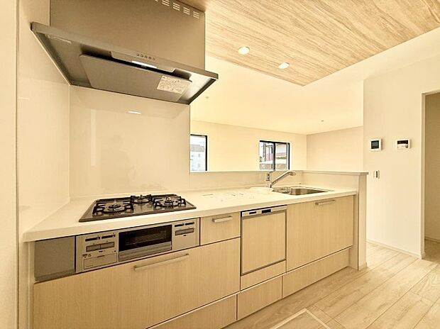 ■シンプルで機能的、毎日使いやすいキッチン