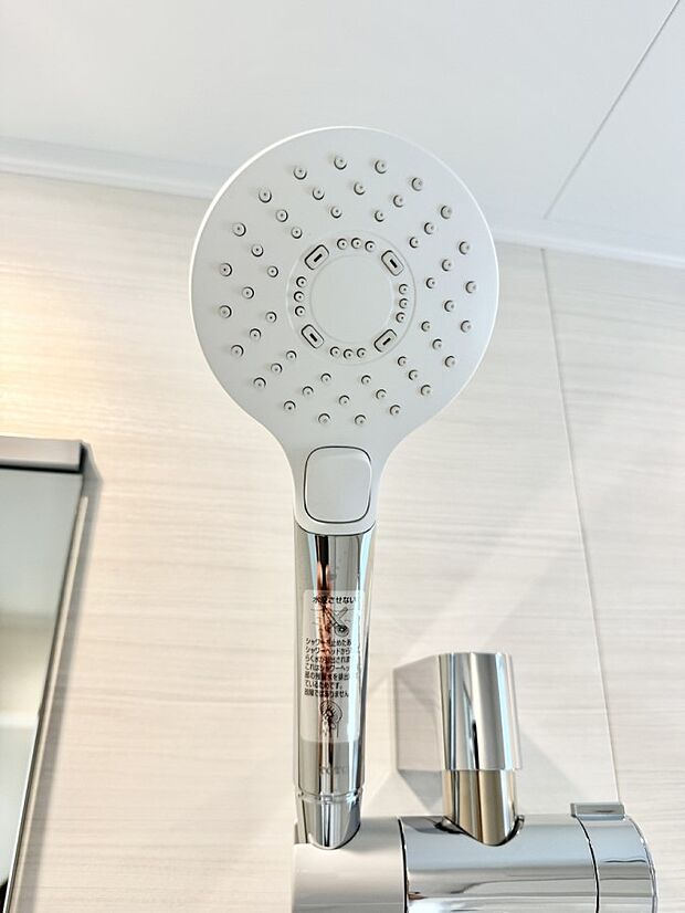 ■手元で簡単に止水できるため、水の無駄遣いを減らすことができます。