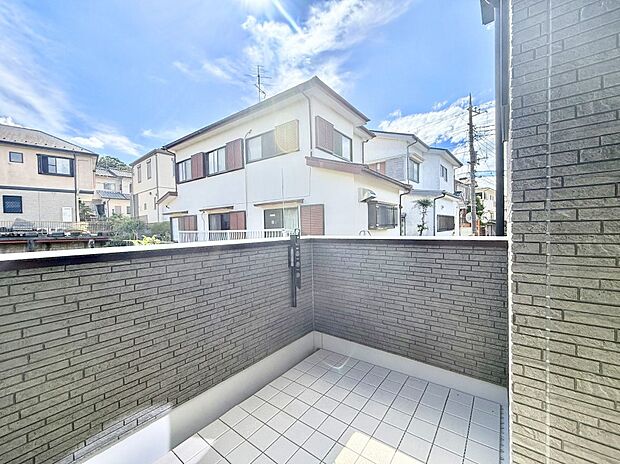 ■ 季節の移ろいを感じられる開放的な空間です