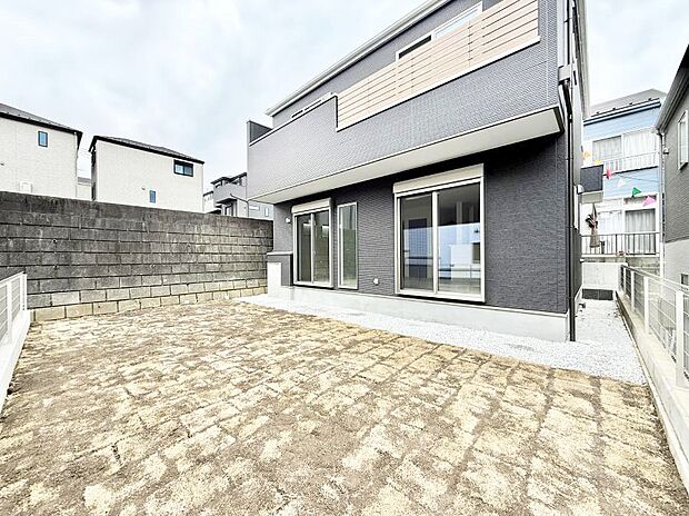 ■日々の暮らしにやさしさを添える、緑のある共用スペース