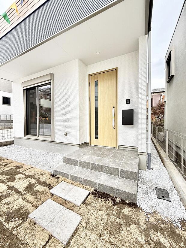 ■ 心地よい暮らしへとつながる、温かい玄関