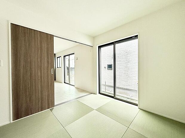 7号棟 ■落ち着いた色合いのお部屋で穏やかな時間を楽しめます