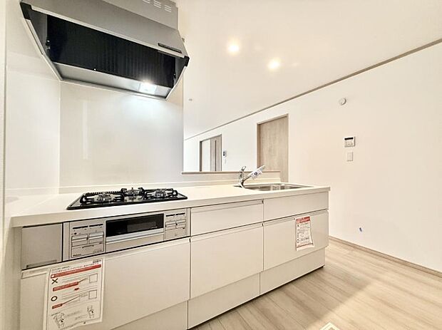 ■シンプルで機能的、毎日使いやすいキッチン