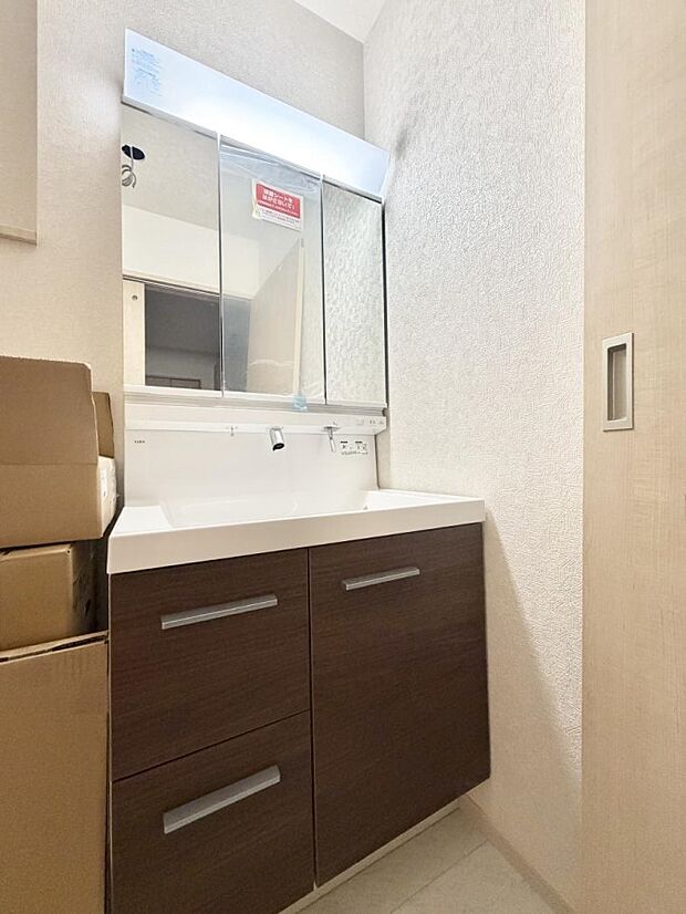 1号棟 ■朝の準備がスムーズにできる広さです