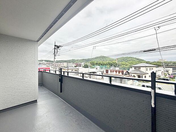1号棟 ■ 季節の移ろいを感じられる開放的な空間です